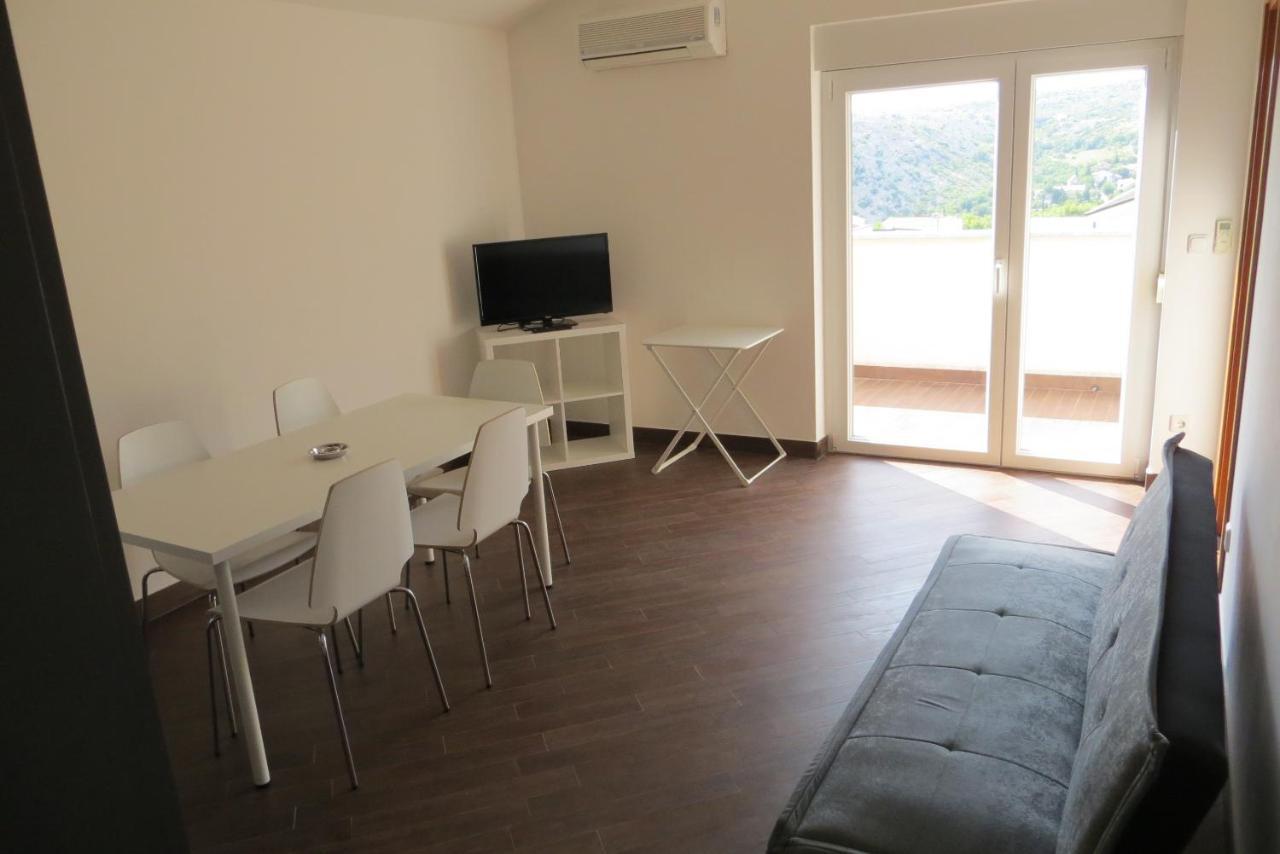 Mungos Apartment เซซาริซา ภายนอก รูปภาพ