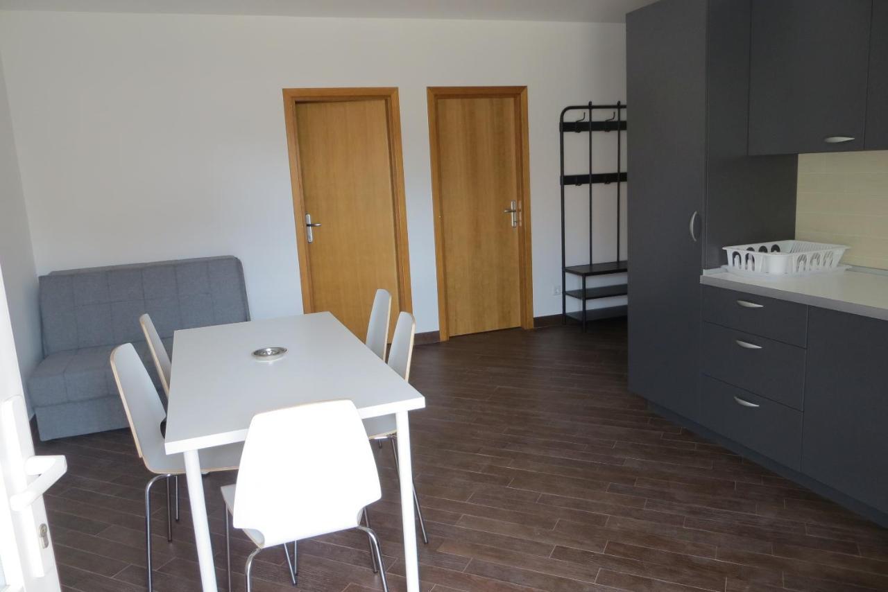 Mungos Apartment เซซาริซา ภายนอก รูปภาพ